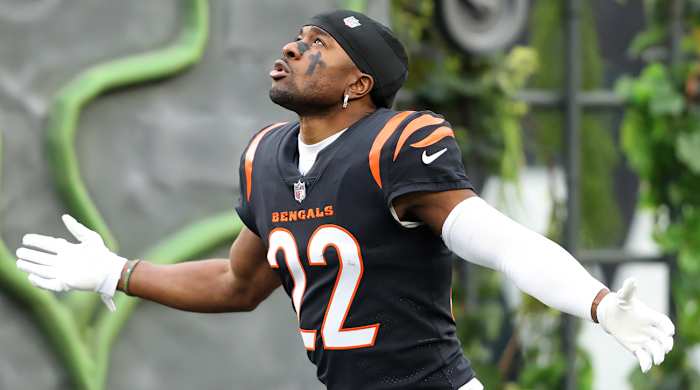 Cincinnati Bengals cornerback Chidobe Owuzie